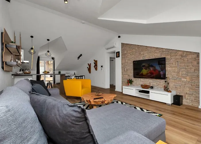 Sukara * מאקרסקה