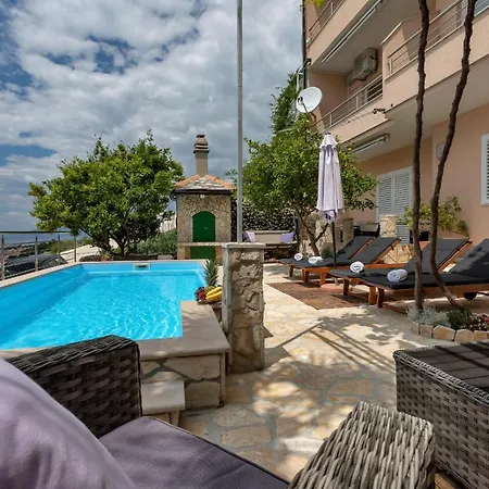 Daire Sukara Makarska