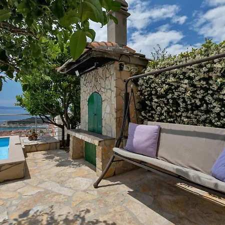 Sukara Daire Makarska